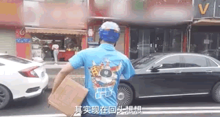 独臂|励志！独臂小伙送快递6年买房 网友：你奋斗的样子自带光芒