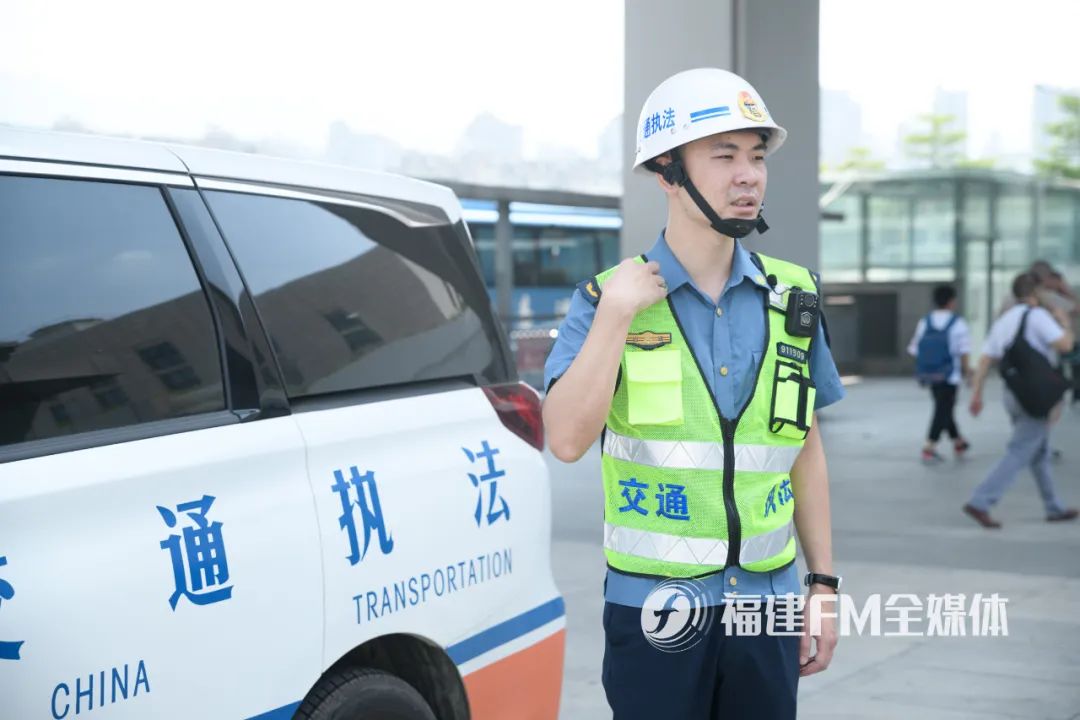 “他掏出美工刀,拿出甩棍”福建执法员查处黑车时……