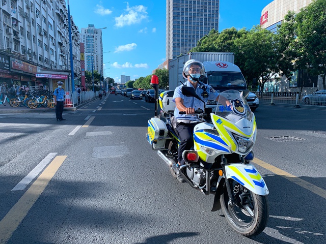 广州|广州警方每日部署1.3万警力为平安中考护航