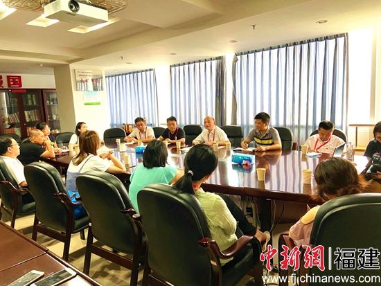 致公党福建省直二支部传达学习全国两会精神座谈交流活动在榕举行