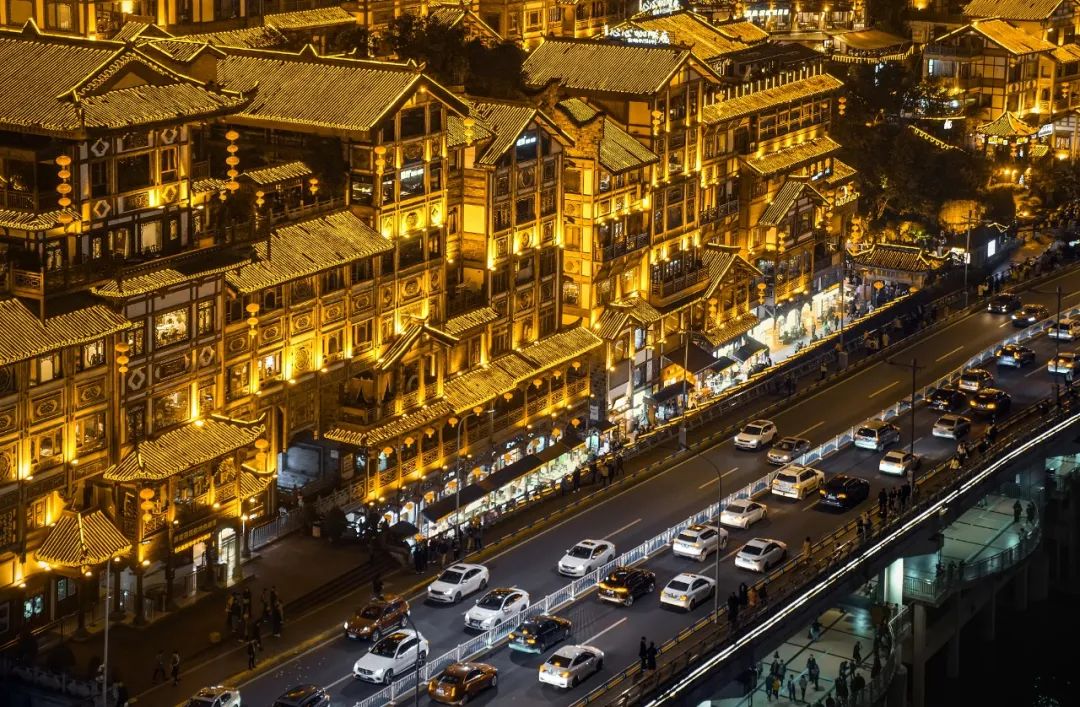 重庆gdp十强小镇_内循环下,上半年GDP被重庆超越,广州一线城市地位还能保多久(2)