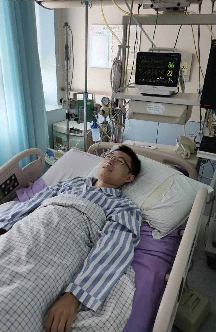 脱下隔离衣,穿上病号服,科里迎来几位特殊的"患者"