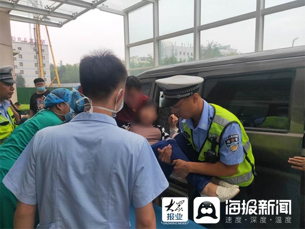 争分夺秒!东昌府交警早高峰紧急护送突发急病群众就医