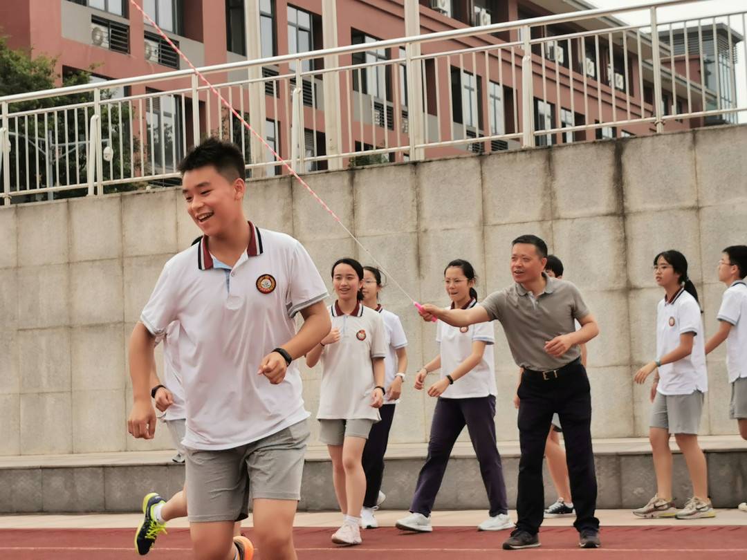 首届蔡崇信“以体树人”杰出校长评选30强出炉!成都名校长陈刚入选