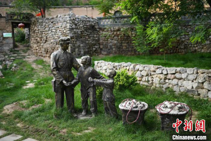 店子底村旅游产业是将革命传统教育、红色文化、红色旅游体验及采摘融为一体的乡村旅游。 武俊杰 摄