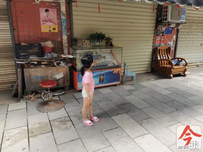 惊心!柳州4岁小女孩去幼儿园路上,被未拴绳的狗扑上抓伤!