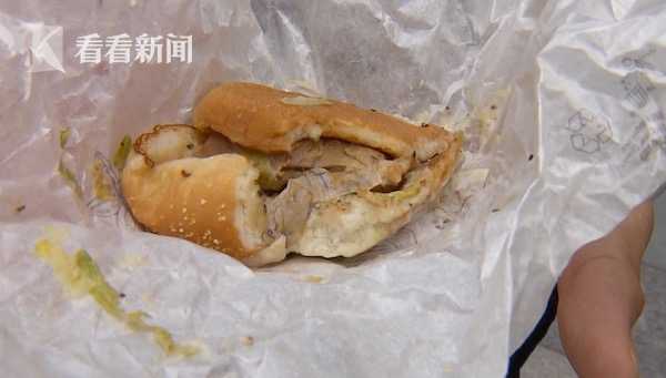 麦当劳汉堡里吃出纸条！门店：投诉也是不了了