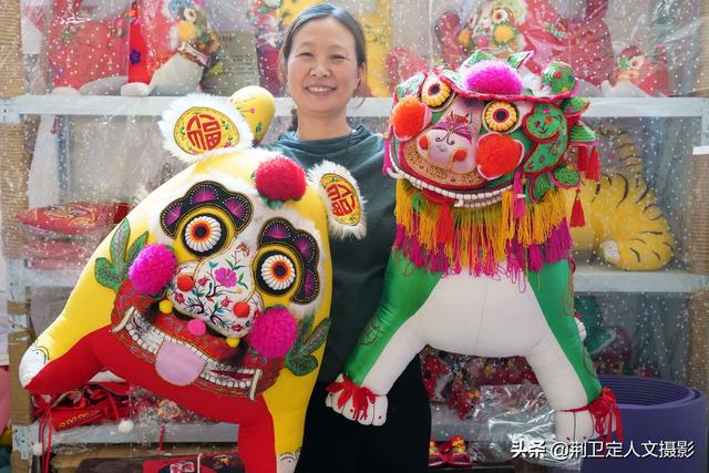我带儿媳做布艺都成工艺美术大师,目标是进入国家非遗名录