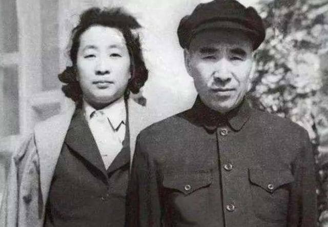 林总两次请辞国防部长,都被一个女人阻拦,否则结局不一样