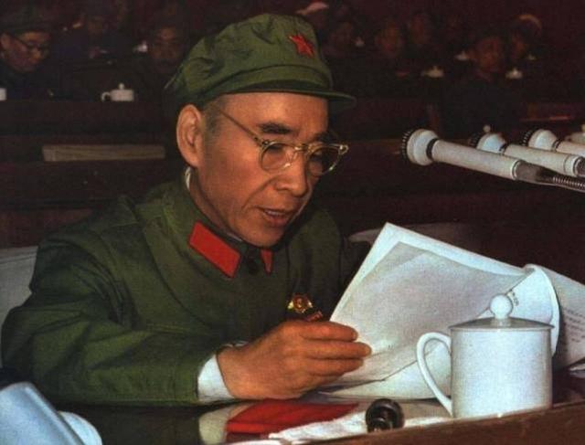 林总两次请辞国防部长,都被一个女人阻拦,否则结局不一样
