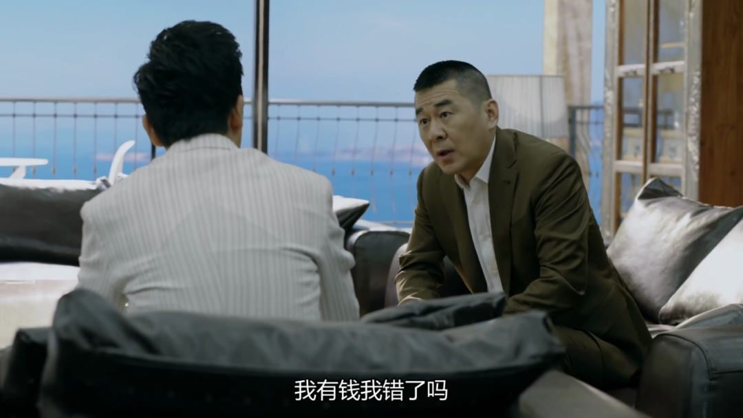 近期最扯淡国产剧!人到50傻白甜,你想装嫩给谁看啊!
