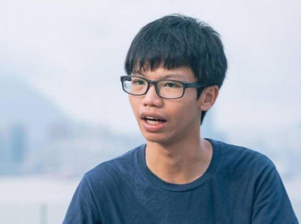 香港警方通报:以《国家安全法》拘捕3男1女