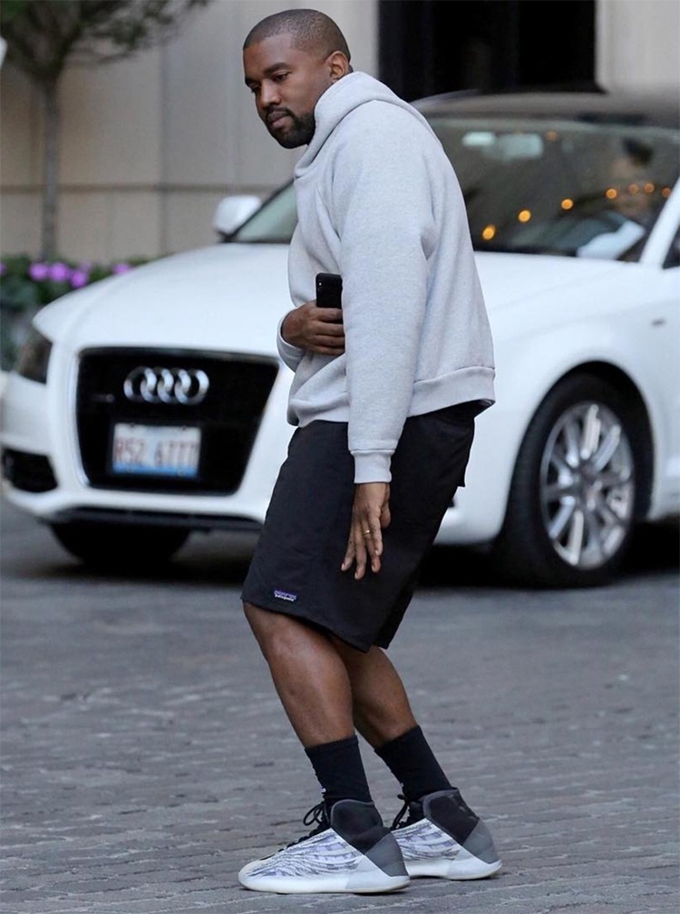 蓝灰撞色设计!Yeezy 篮球鞋全新配色下月发售,只不过...