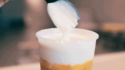 0加盟费成知名茶饮品牌合伙人!富阳90后“奶爸”半年连开2店,“每天卖200杯就不亏”休闲区蓝鸢梦想 - Www.slyday.coM 0加盟费成知名茶饮品牌合伙人!富阳90后“奶爸”半年连开2店,“每天卖200杯就不亏”休闲区蓝鸢梦想 - Www.slyday.coM