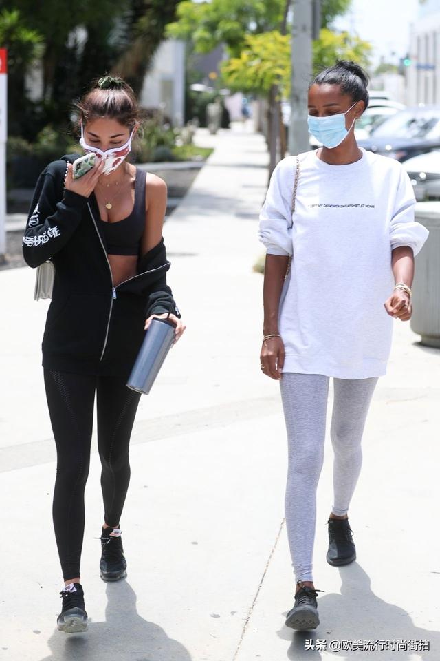 香堤儿·杰佛瑞斯(Chantel Jeffries)和贾丝明·图克在洛杉矶