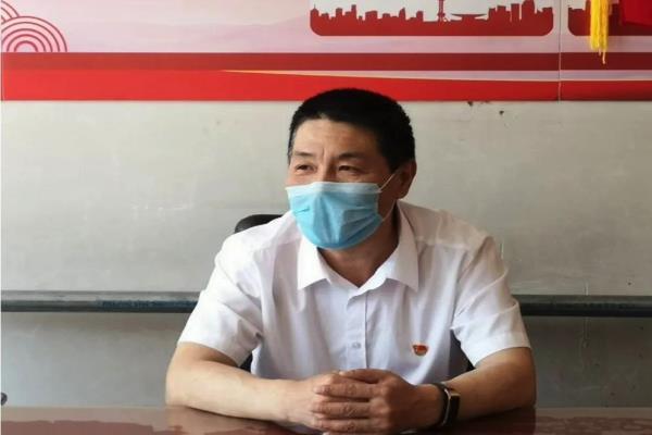 黑龙江绥化中院党组成员、政治部主任一行到兰西县春岭村驻村工作队党支部调研指导工作