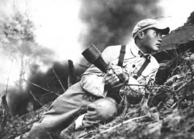 美军发现志愿军的“软肋”,拿美女和巧克力当武器,太天真了