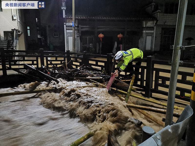 浙江多地遭遇短时强降雨 杭州西部山区部分村庄受灾