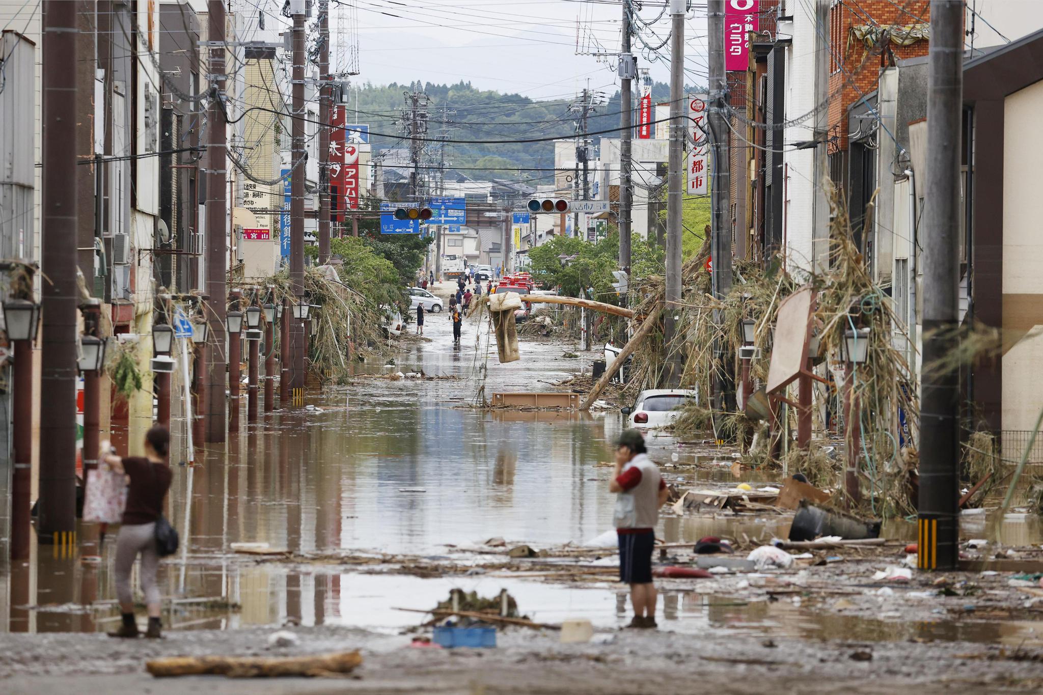 熊本县和鹿儿岛县部分地区发布大雨特别警报,并要求两县10个市町村约