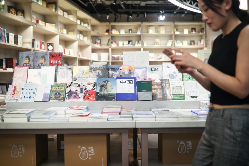这还是书店?上海BFC“阅外滩”书店开业,打造“城市会客厅”
