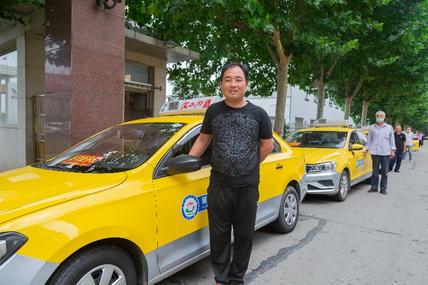 滕州这家公司开通10辆爱心送考车,还备了这些