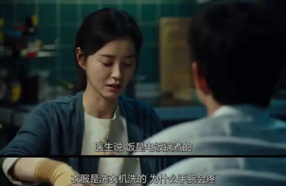 警惕!不小心刺了一下,女子手背长出大窟窿,差点截肢!