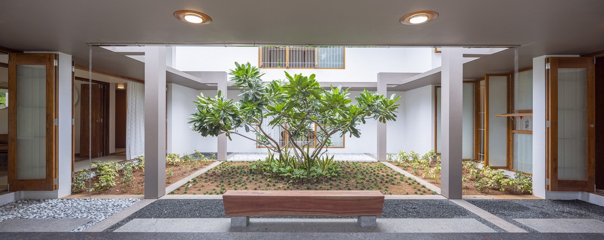 几何秩序与自然景观静谧交融:格框里的度假屋