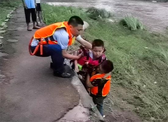 岳阳启动环湖县市区防汛三级应急响应;全省26座水库超汛限