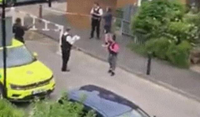英国伦敦发生枪击案件 目击者:一年轻人当场死亡