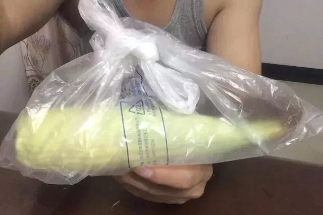 玉米保存只需要一个小方法,放到冬天照样新鲜,随时吃到鲜嫩玉米
