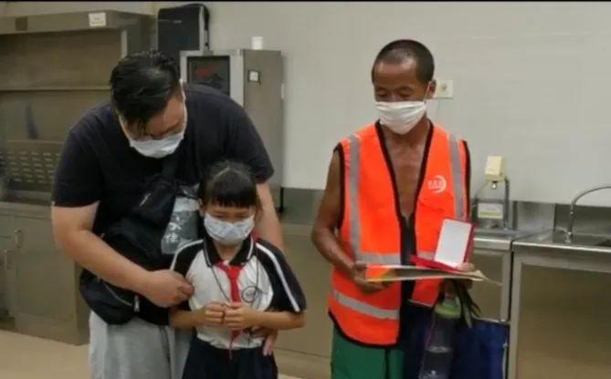 【泪目】那声“爸爸”等不到了!幼子溺亡,61岁环卫工父亲的决定让人泪目
