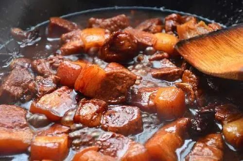 买五花肉,记得分清“上五花”和“下五花”,味道相差大,别买错