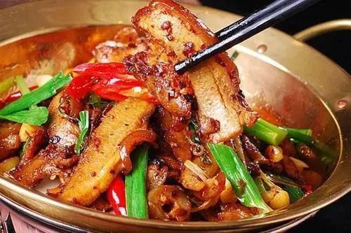 买五花肉,记得分清“上五花”和“下五花”,味道相差大,别买错