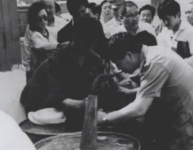 九十年代“水变油”事件,号称中国第五大发明,全国百姓都被骗了