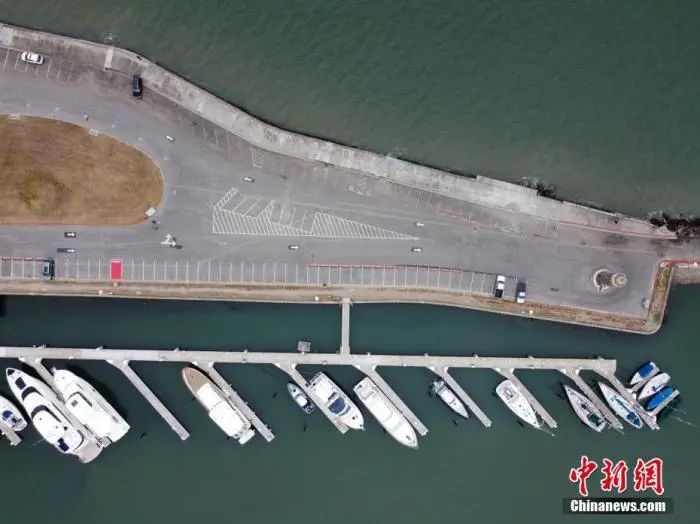 美国遭新冠疫情“吞噬”? 这个“生日”不好过