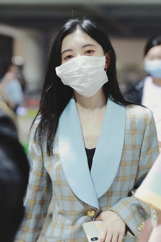 鞠婧祎首次回应四千年美女 真相是什么