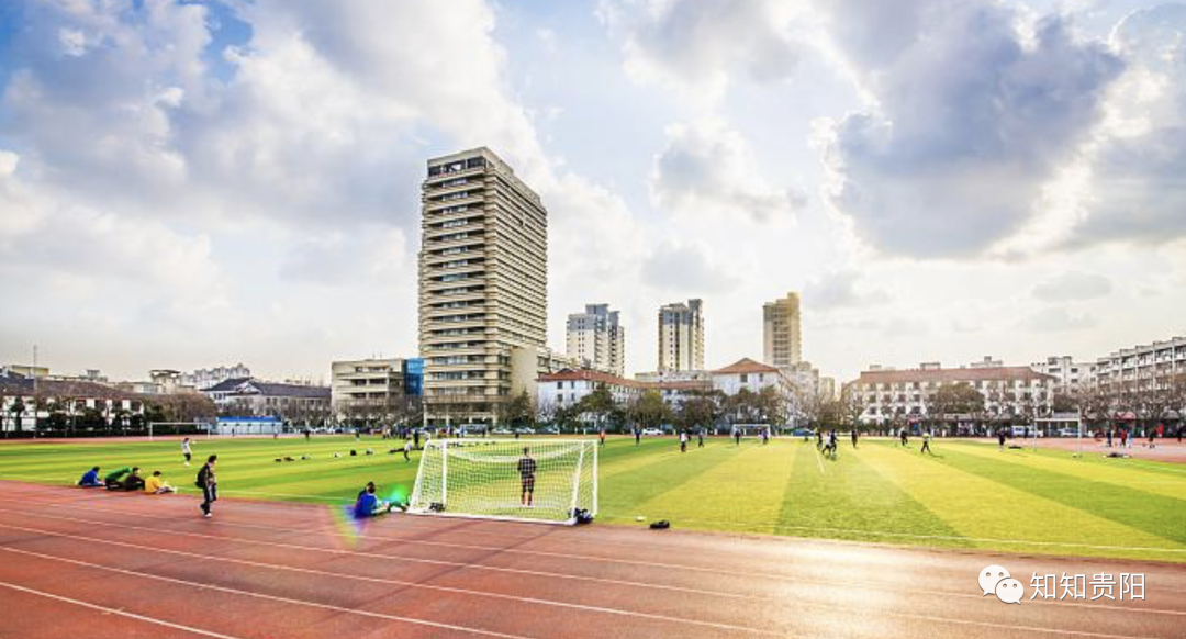 筑城早新闻丨北京又有三地风险等级下调;市公安局观山湖分局招聘辅警137名;贵州高考考生可免费坐地铁