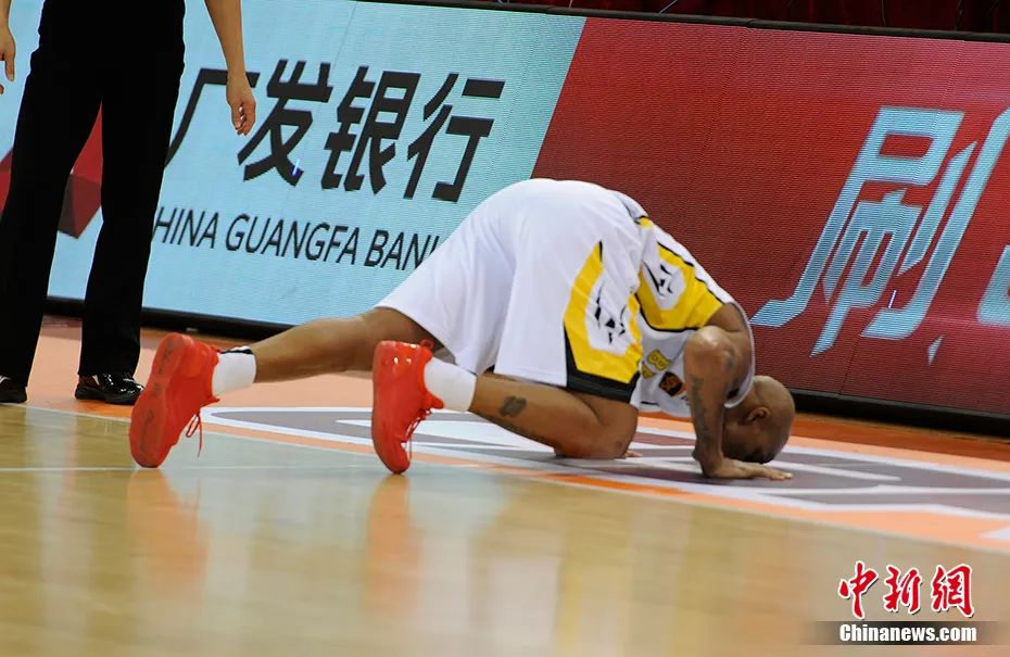 钟南山的“头号铁粉”，可能是一个美国人