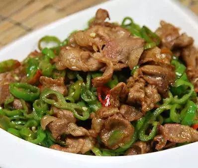 猪肉这么炒才不柴?五星级大厨教你一招,炒好的猪肉又嫩又滑