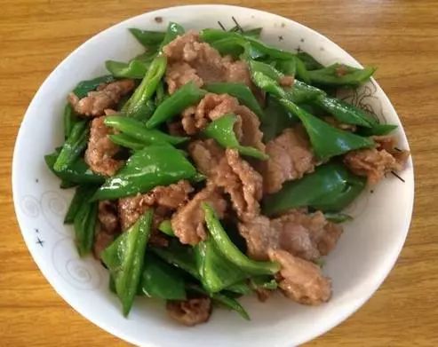 猪肉这么炒才不柴?五星级大厨教你一招,炒好的猪肉又嫩又滑