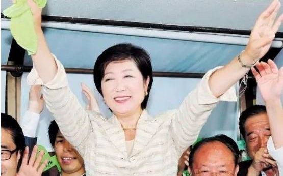 ▲小池百合子2016年初次当选东京都知事。 图/新京报网