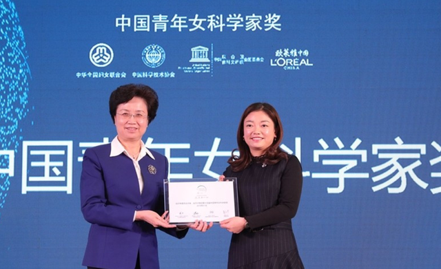 厉害!80后女教授上任211高校副校长!还是跨专业读的博!