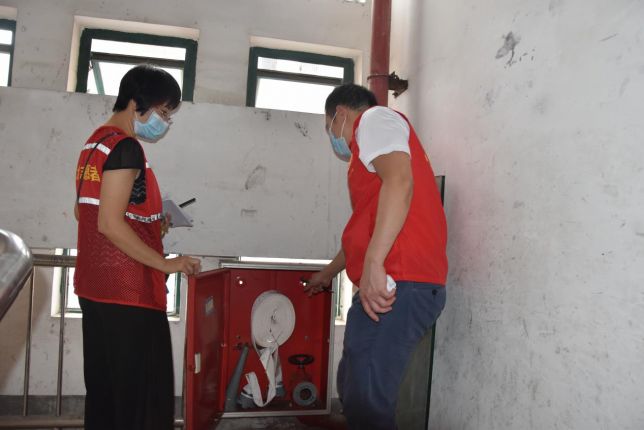 增强法治观念 肇庆医学高等专科学校教务党支部赴跃龙社区开展《网络安全法》宣讲活动