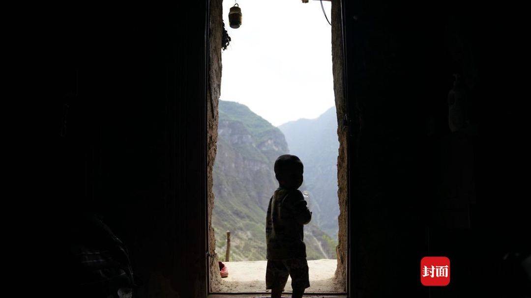 悬崖村90后媳妇:想让孩子们上大学,自由自在地恋爱|凉山,瓦吉瓦⑤休闲区蓝鸢梦想 - Www.slyday.coM 悬崖村90后媳妇:想让孩子们上大学,自由自在地恋爱|凉山,瓦吉瓦⑤休闲区蓝鸢梦想 - Www.slyday.coM