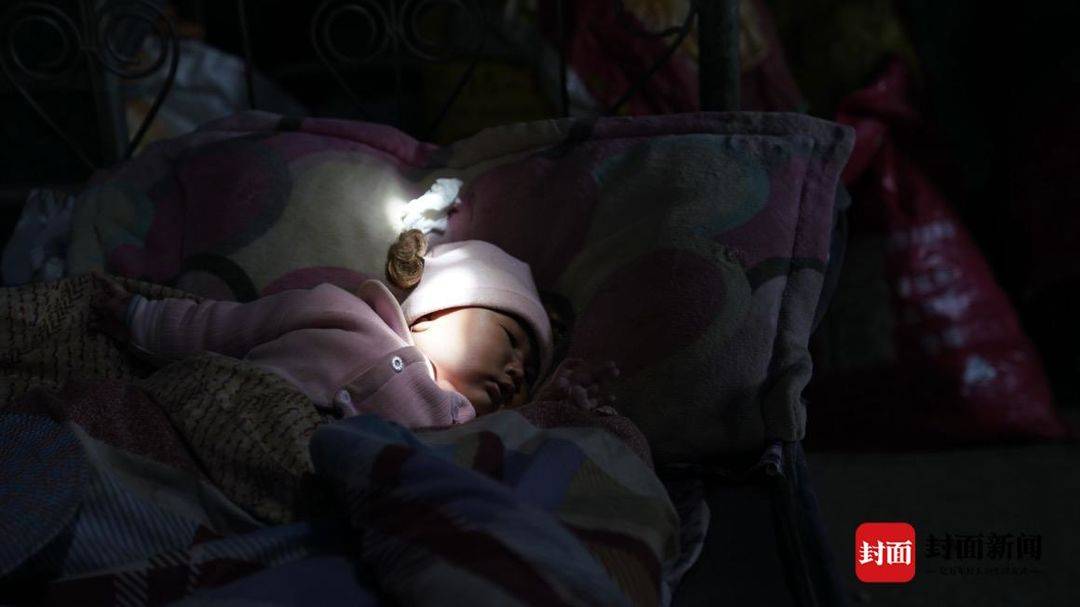 悬崖村90后媳妇:想让孩子们上大学,自由自在地恋爱|凉山,瓦吉瓦⑤休闲区蓝鸢梦想 - Www.slyday.coM 悬崖村90后媳妇:想让孩子们上大学,自由自在地恋爱|凉山,瓦吉瓦⑤休闲区蓝鸢梦想 - Www.slyday.coM