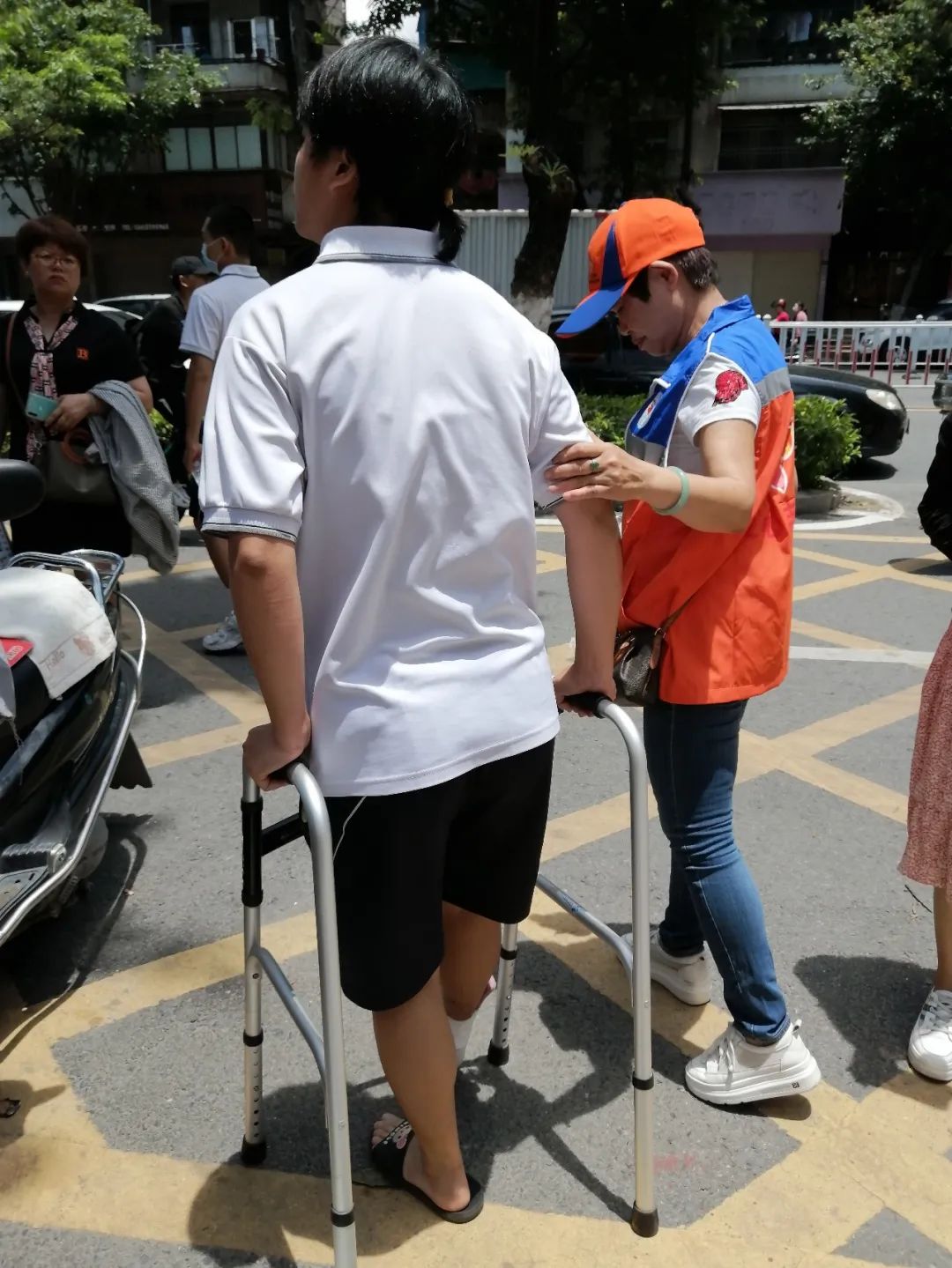 “爱心送考,一路有我” 汕头市第13届“爱心送考”活动 今早7:30启航啦