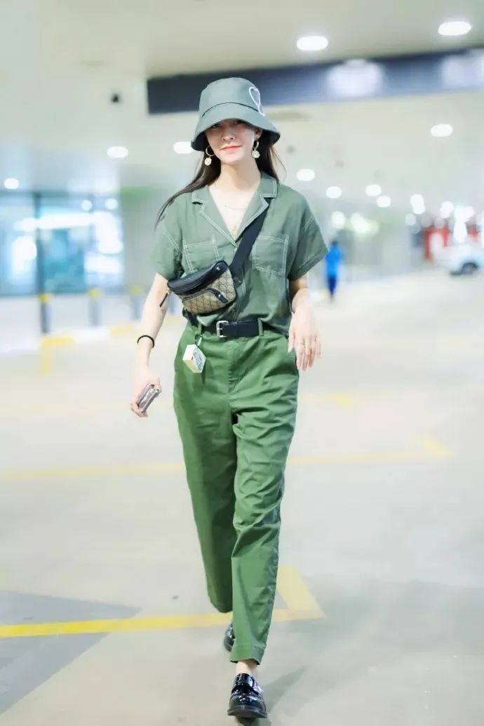 刘雯迪丽热巴都是渔夫帽的重度爱好者 遮阳又时髦插图(26) 刘雯迪丽热巴都是渔夫帽的重度爱好者 遮阳又时髦