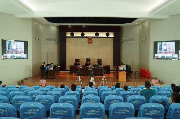 江西瑞金市原市长赖联春受贿案一审开庭:受贿