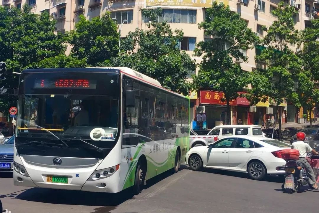 除了豪车 还有这几类车最“碰”不得