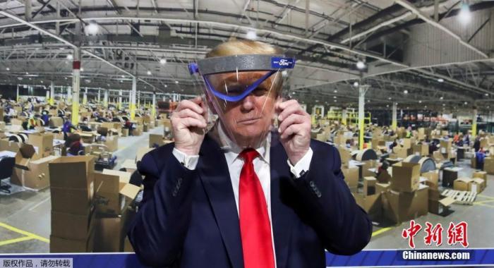 特朗普的“铁粉”流失？民调：其施政满意度仅